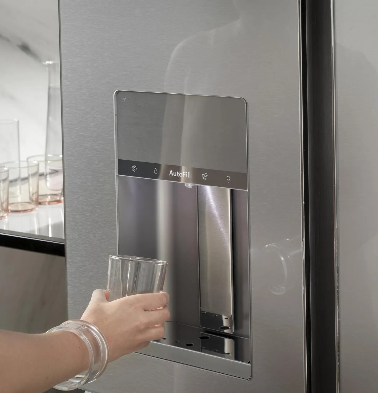 Cafe CVE28DM5NS5 Caf(eback)™ ENERGY STAR® 27.8 Cu. Ft. Smart 4-Door French-Door Refrigerator in Platinum Glass